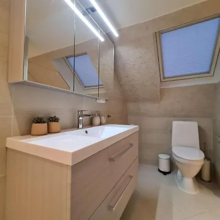 Charming Penthouse Near Center, 2-br, King Bed, * Stavanger