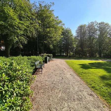 Charming Penthouse Near Center, 2-br, King Bed,