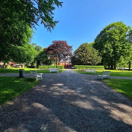 Charming Penthouse Near Center, 2-br, King Bed, Stavanger