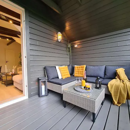 Charming Penthouse Near Center, 2-br, King Bed, Apartment *