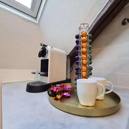 Charming Penthouse Near Center, 2-br, King Bed, Apartment Stavanger